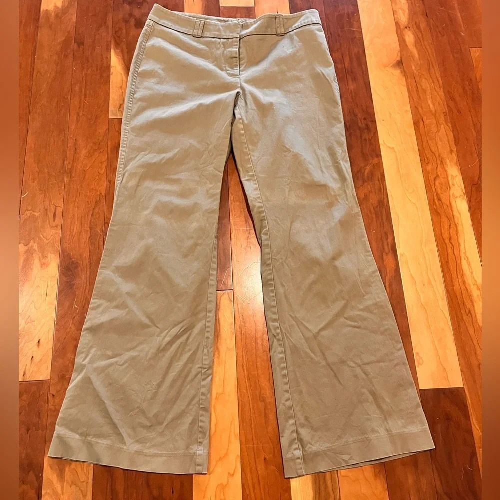 New York & Company Khaki Wide-Leg Trousers Size 8 EUC Stretch Classic Work Casua